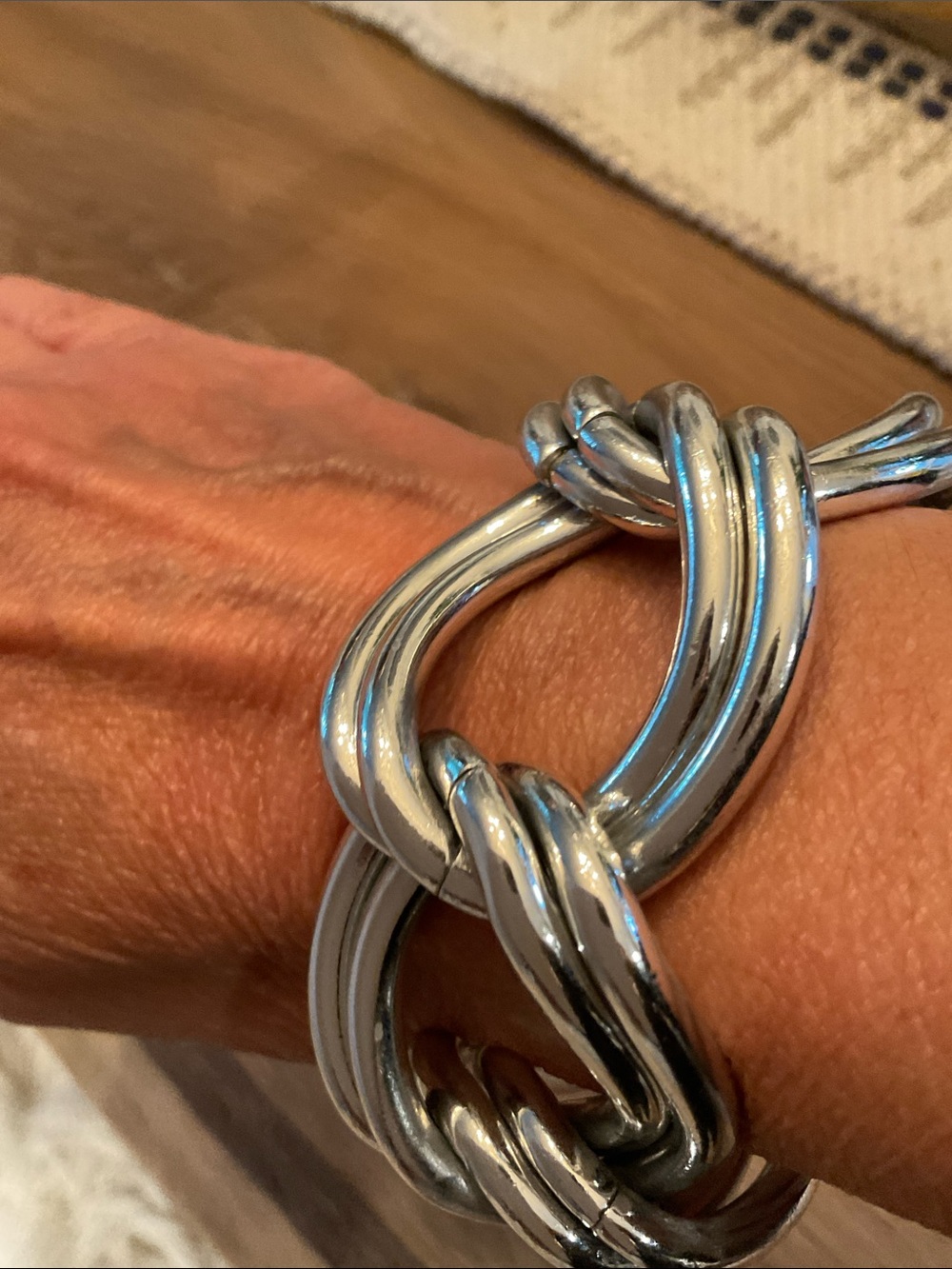 Vintage Lisner Chunky Interlocking Silver Link Bracelet - Picture 5 of 5